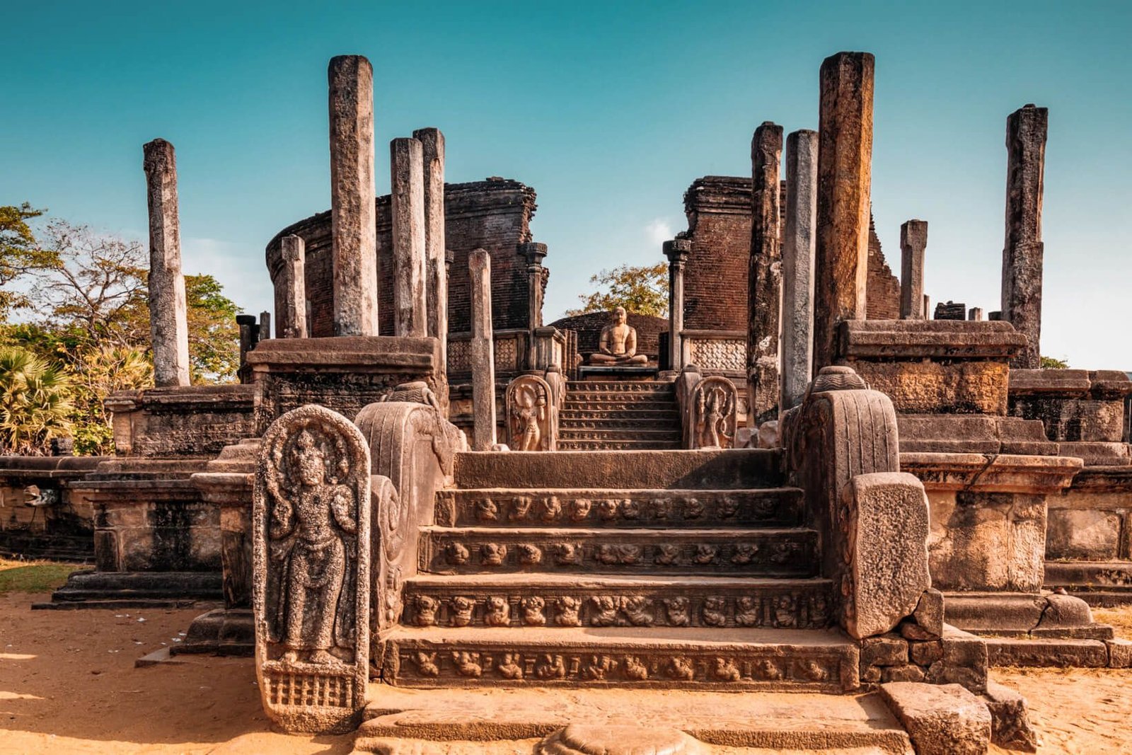 Discover Polonnaruwa